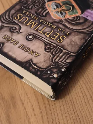 Septimus y la magia negra. Angie Sage