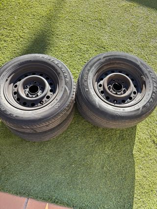 Llantas BMW E28 con neumáticos 195/70/14