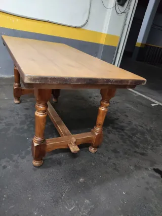 Mesa de salón de pino macizo