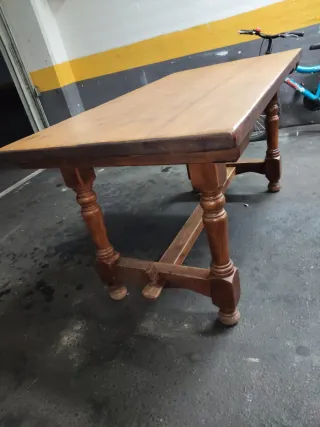 Mesa de salón de pino macizo