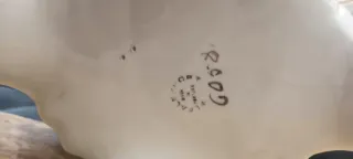 Jarrón antiguo de cerámica multicolor