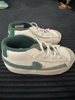 Zapatillas Nike niño 10C , número 27