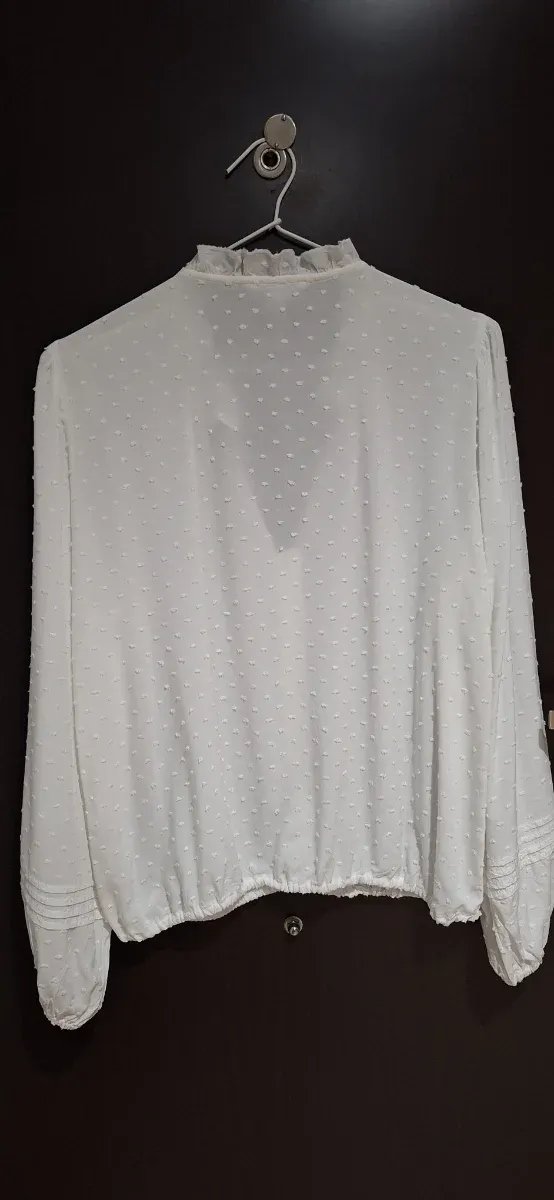 Blusa romántica blanca