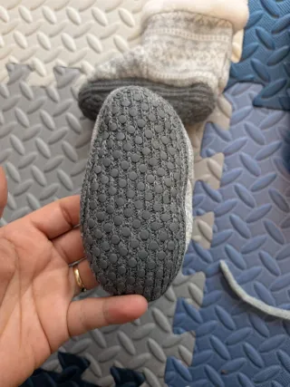 Gorro y Botitas de Invierno Bebé