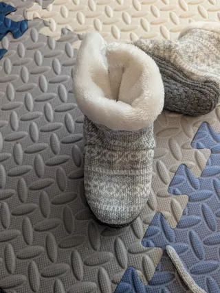 Gorro y Botitas de Invierno Bebé