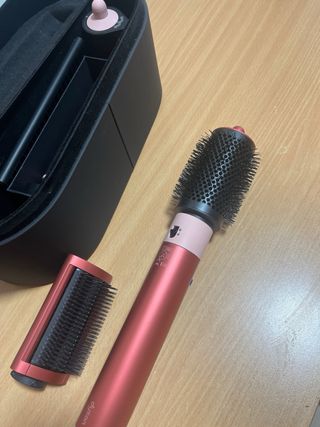 Dyson Moldeador Rosa y Rojo