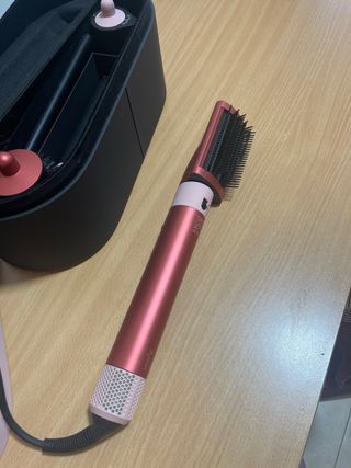 Dyson Moldeador Rosa y Rojo