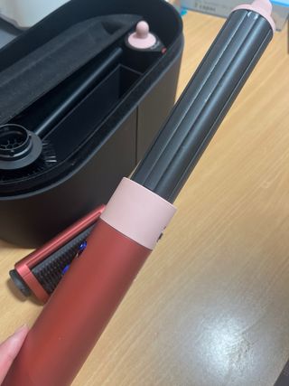 Dyson Moldeador Rosa y Rojo