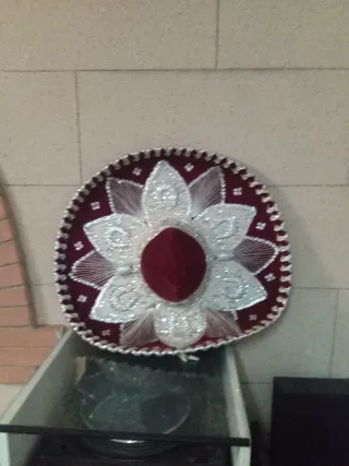 Sombrero Mexicano Charro Borgoña Rojo y Plateado