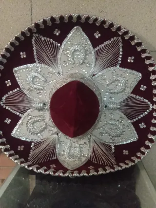 Sombrero Mexicano Charro Borgoña Rojo y Plateado