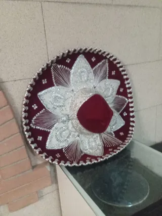 Sombrero Mexicano Charro Borgoña Rojo y Plateado