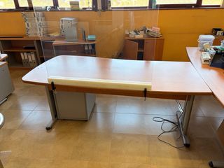 Escritorio de oficina madera y metal