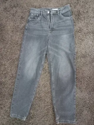 Pantalón vaquero gris