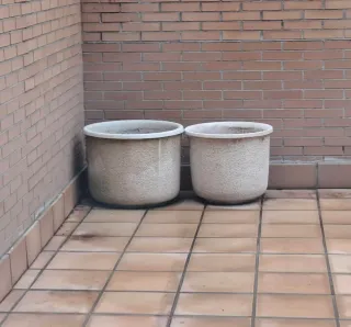 2 Jardineras Beige/Blanca de Piedra