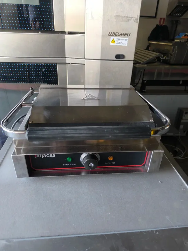 Pujadas Grill de Contacto Profesional