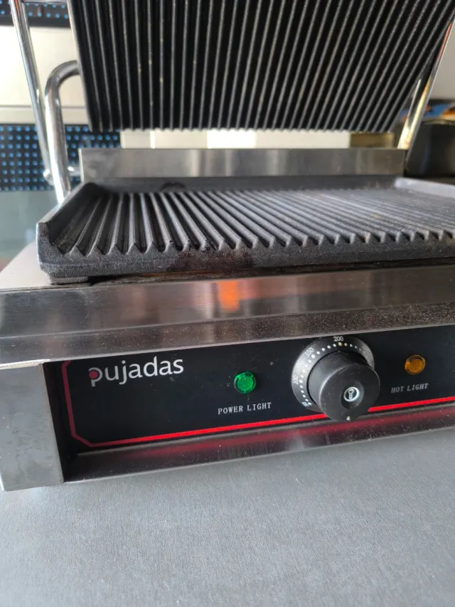 Pujadas Grill de Contacto Profesional