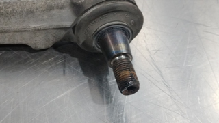 BRAZO SUSPENSION INFERIOR DELANTERO DERECHO MERCE