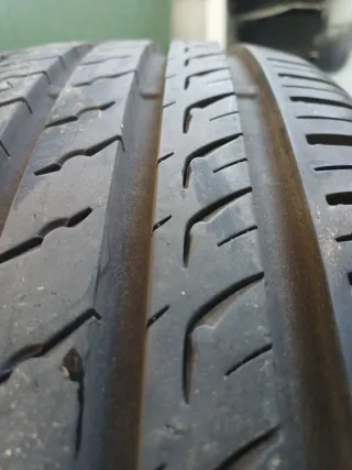 Dos Neumáticos Barum 225/45 R19W XL