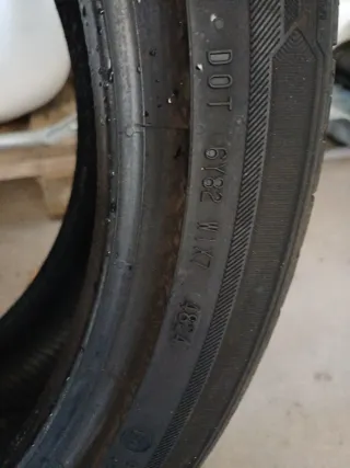 Dos Neumáticos Barum 225/45 R19W XL