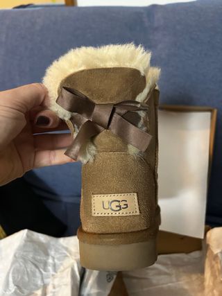 UGG Mini Bailey Bow II stivali con fiocco