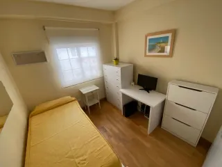 Piso alto frontal al mar en playa Victoria, Cádiz