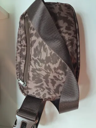 Riñonera estampado animal print sin estrenar