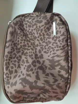 Riñonera estampado animal print sin estrenar