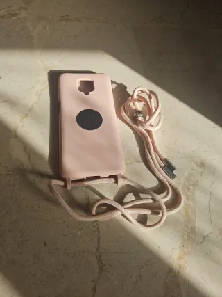Funda rosa Xiaomi Redmi Note 9 Pro con cuerda