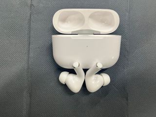 AirPods Pro2 rotura pequeña funcionan perfectos