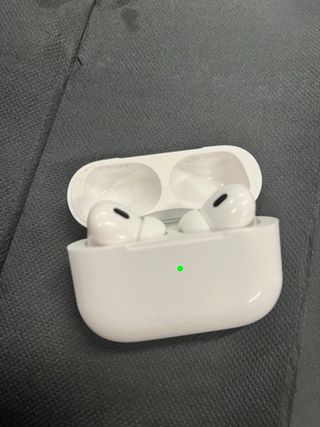 AirPods Pro2 rotura pequeña funcionan perfectos