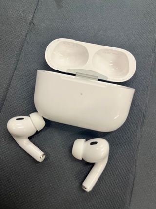 AirPods Pro2 rotura pequeña funcionan perfectos
