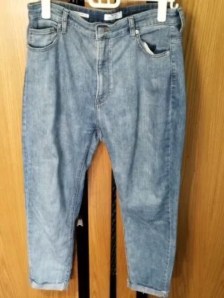Pantalón vaquero Bershka talla 42