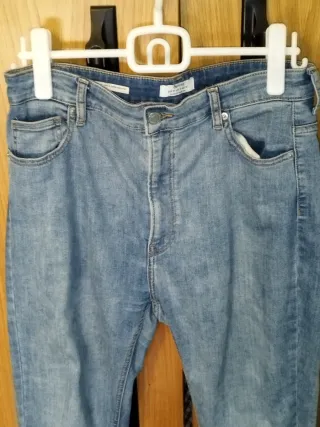 Pantalón vaquero Bershka talla 42