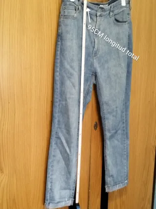 Pantalón vaquero Bershka talla 42