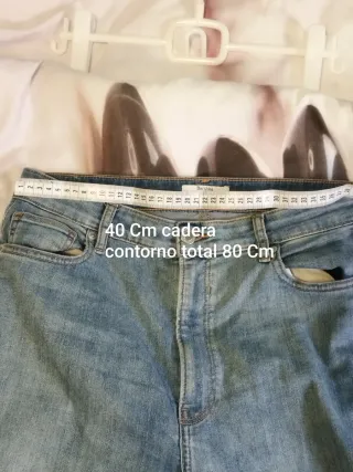 Pantalón vaquero Bershka talla 42