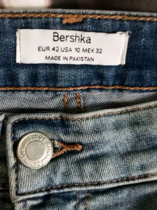 Pantalón vaquero Bershka talla 42