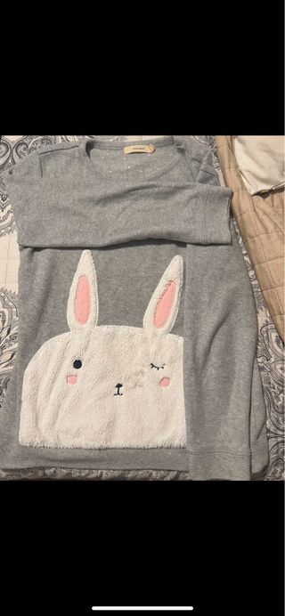 Pijama invierno gris con orejas de conejo