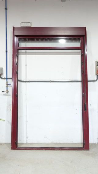 Puerta Balconera Burdeos con Persiana