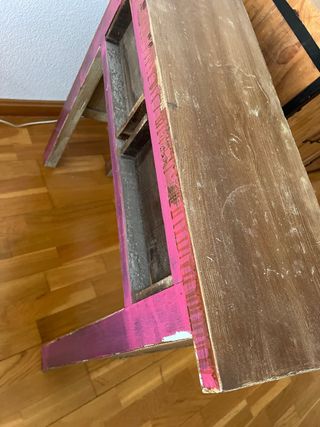 Mesa auxiliar de madera