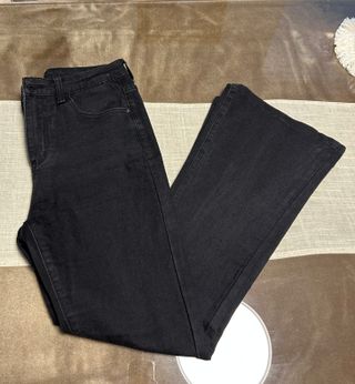 Vaqueros flare negros