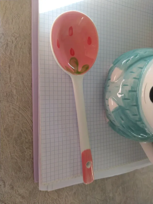 Taza Kawaii Perezoso + Cuchara Fresita