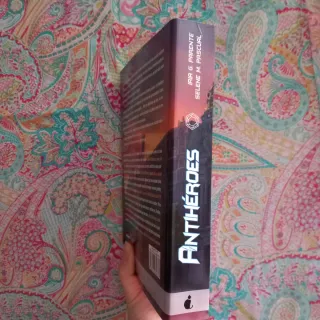 Antihéroes (Literatura Mágica) (Spanish Edition)