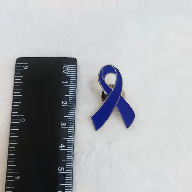 REGALO Pin Lazo Azul Día de la Mujer