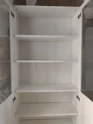 Vitrina blanca 2 puertas cristal