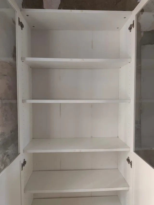 Vitrina blanca 2 puertas cristal