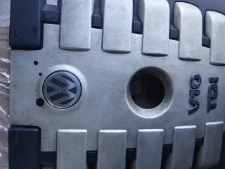 Tapa motor VW Touareg V10 TDI
