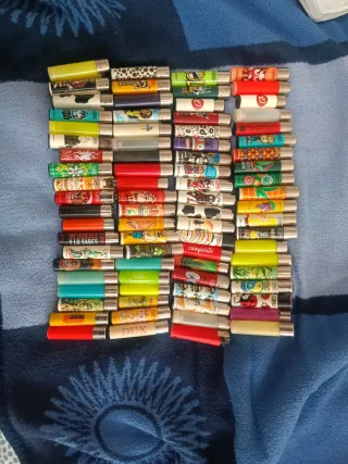 Set di 80 accendini Clipper molto vari