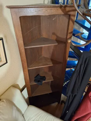 Armario antiguo de madera