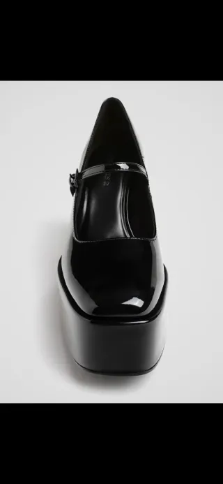Zapatos negros plataforma brillo