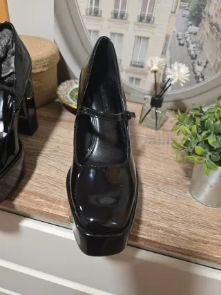 Zapatos negros plataforma brillo